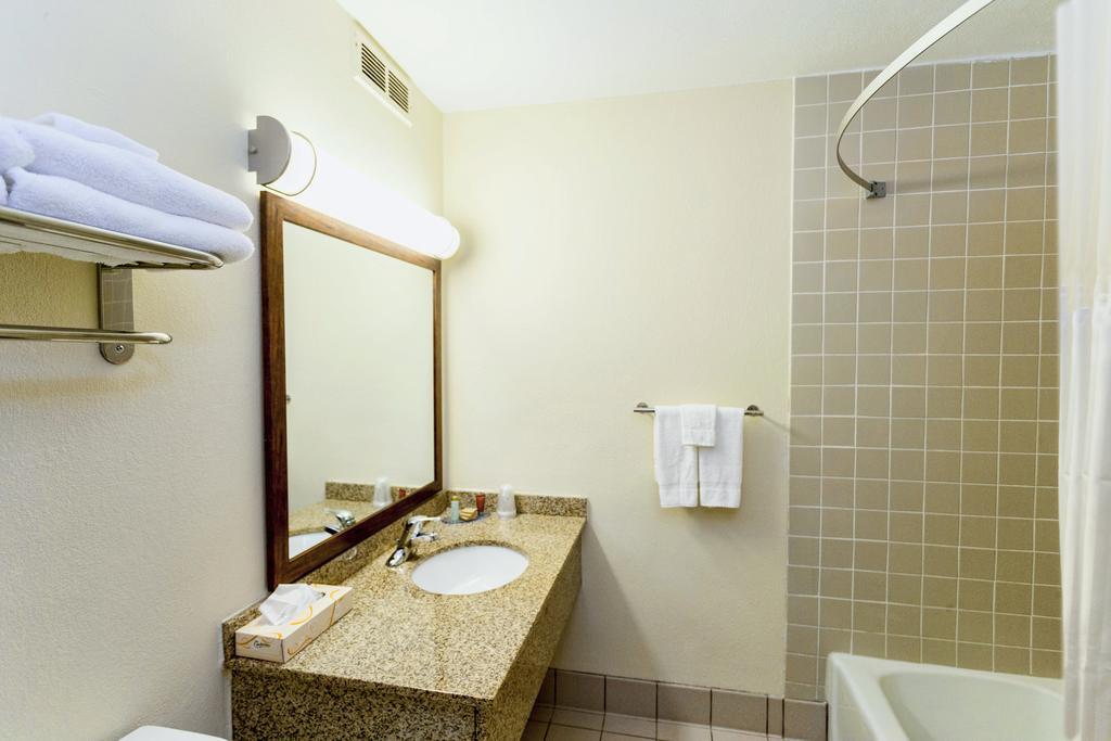 Downtown Duluth Inn エクステリア 写真