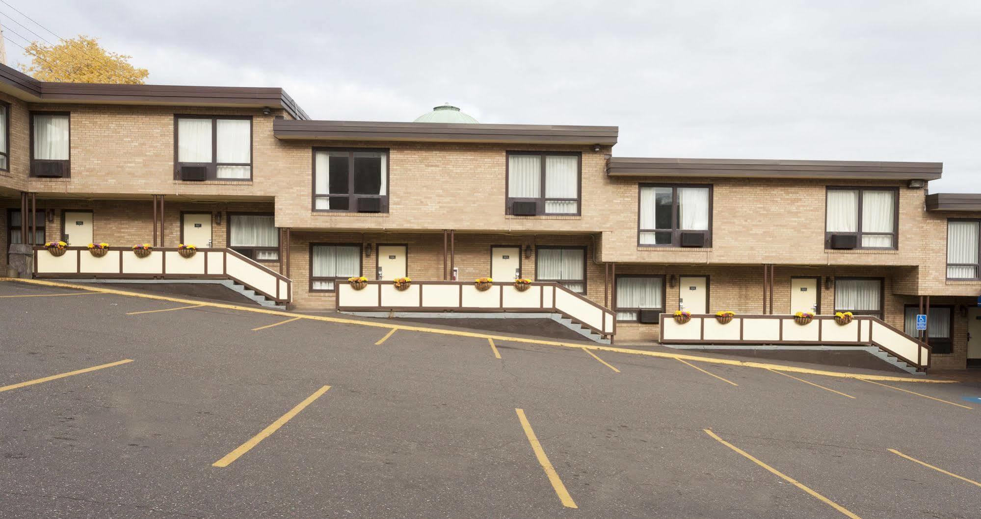 Downtown Duluth Inn エクステリア 写真
